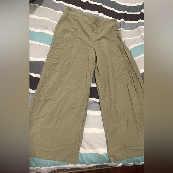 Pants - Women's Olive Wide-Leg Chinos